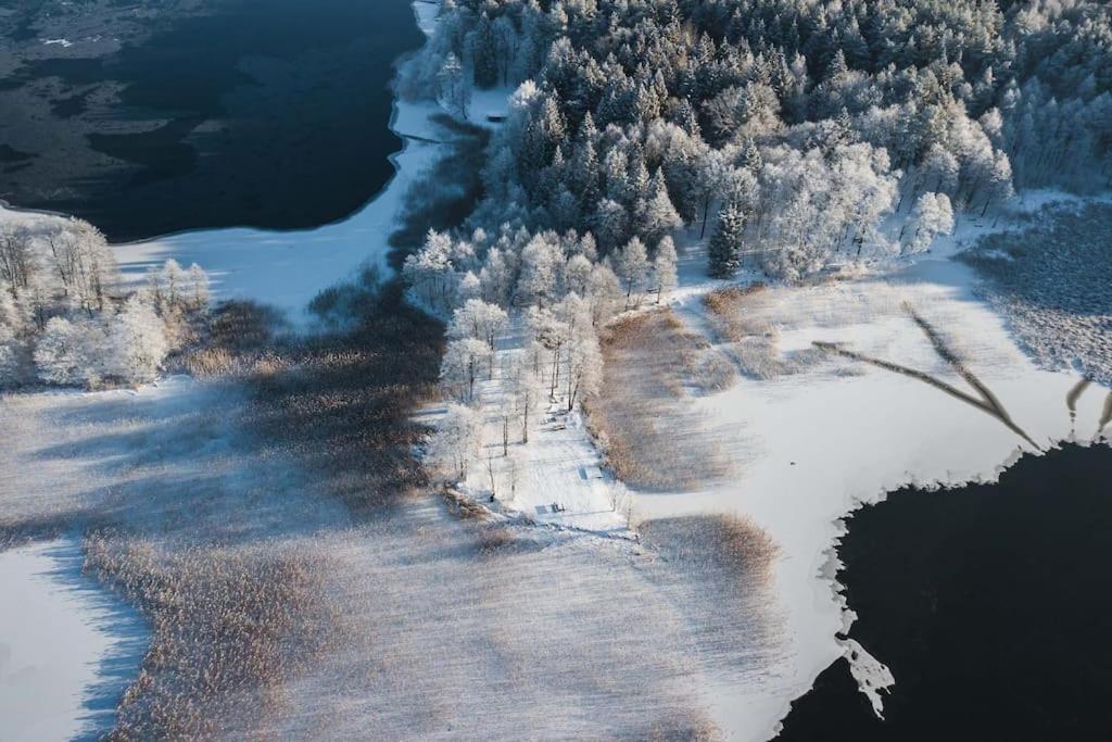 Beautiful Tiny House On The Lake Side. Trakai Exteriör bild